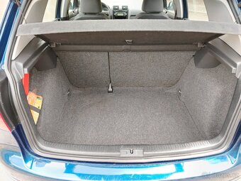 V pěkném stavu Volkswagen Golf 5 bez nutnosti dalších invest - 5