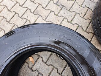 Prodám 2x vodící pneu Kumho 385/55 R22,5 - 5