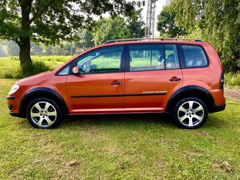 VOLKSWAGEN TOURAN CROSS 2.0 TDI,7 míst - 5