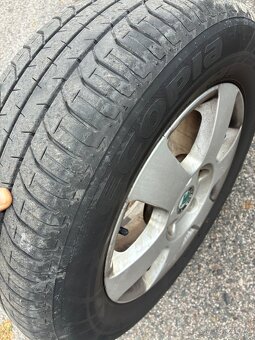 Prodám letní kola 195/65 R15 s disky – ŠKODA ORIGINÁL 🛞 - 5