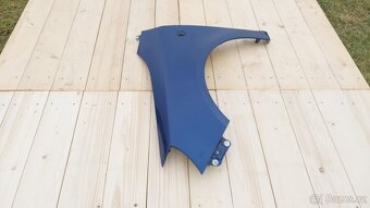 Škoda Fabia 2 , Roomster – Blatník levý přední modrý - 5