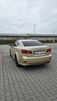 Lexus is220d 130kw - 5