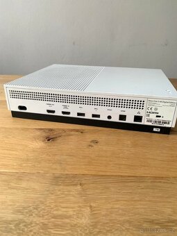 Xbox One S All-Digital 1TB – super stav - 5