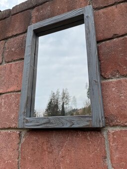 Zrcadlo v dřevěném rámu 40x60cm - šedohnědá patina - 5