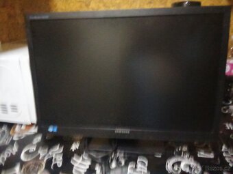 Prodám monitory HP, SAMSUNG,EIZO - 5