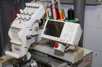 Plně elektronický vyšívací stroj SWF E-T601 C včetně rámu - 5