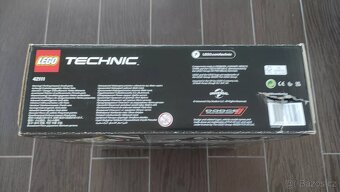 LEGO Technic 42111 Domův Dodge Charger - 5