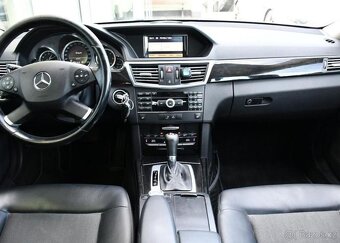 Mercedes-Benz Třídy E 220CDI AVANTGARDE A/T 2xKOLA - 5