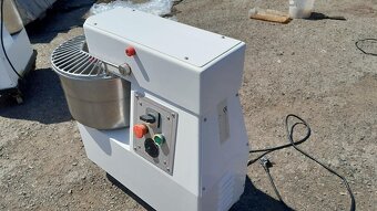 Spirálový hnětač na tuhá těsta TFM 17 ( 17 l, 12,5 kg těsta - 5