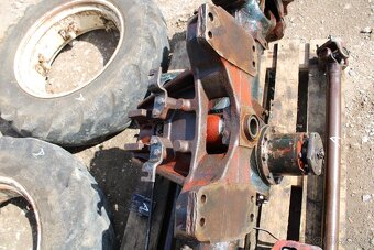 Zetor 7245 přední náprava převodovka kola kardan šrouby A - 5