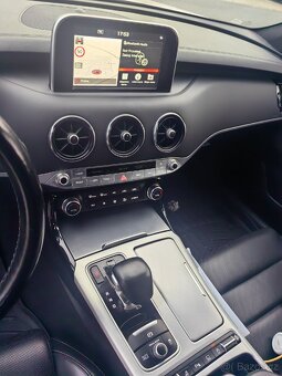 Kia Stinger 3.3biturbo AWD EU - 5