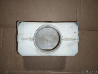 Nepoužitá nádobka ostřikovačů Škoda 100 - 5
