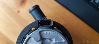 Prodám přídavné vodní čerpadlo VW AG r.v. 2022 - 5