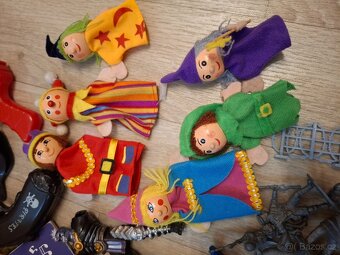 Stíhačka,štěkací pes,houkající sanitka 50 kusů - 5