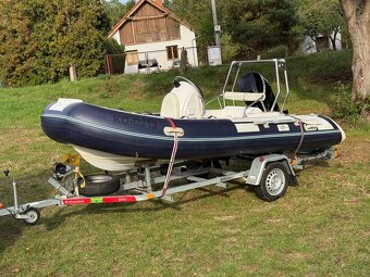 Motorový člun Rib - 5