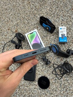 IPhone 14 + QUAD LOCK - baterie 100% - 5