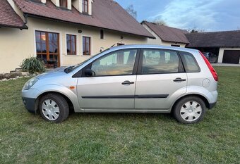 Prodám Ford Fiesta 1,3 (2006, STK 2026, pravidelný servis) - 5