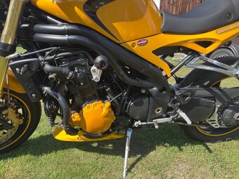 Triumph Speed Triple 1050 - 5