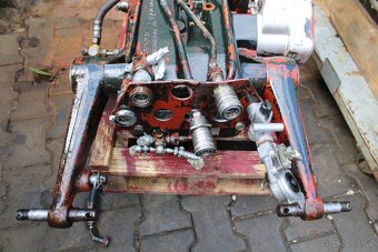 Zetor crystal víko hydrauliky 12145 16145 - 5