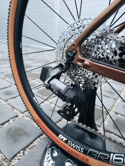 Gravel Focus Atlas 8.9 Carbon 2023 Rival eTap AXS 28" - 5