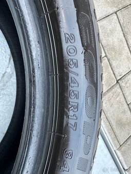 Pneu Bridgestone 205/45r17 - 5