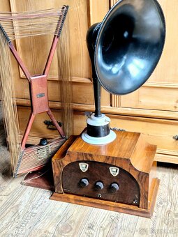 Rádio Stygor, 1931, s reproduktorem a anténou - 5