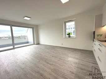 Pronájem novostavby bytu 2+kk, 67 m2, terasa 16 m2, garáž + - 5