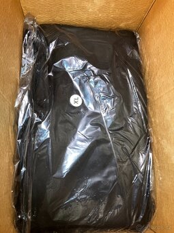 ČERNÉ MIKINY A TRIKA - NOVÉ/NEPRANÉ - 5