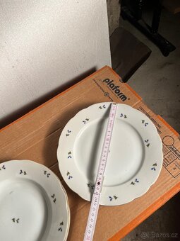 Sada starých porcelánových talířů - 5