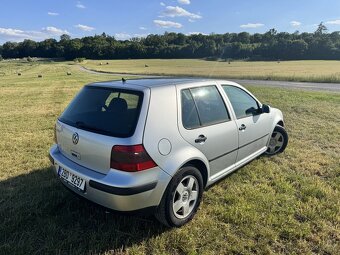 Volkswagen Golf - 5
