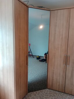 Šatní skříň - 5