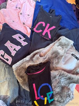 Prodám komplet oblečení, většinou značkové cca 9let - 5