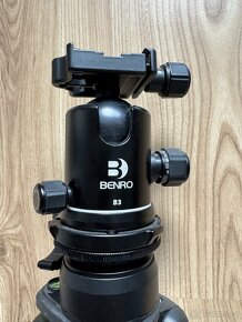 Stativ Manfrotto + hlava Benro B3 - 5
