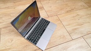 MacBook (Retina, 12 palcový, 2017) - 5