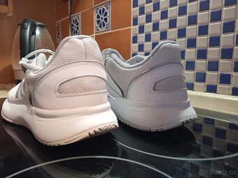 Bílé sportovní pohodlné tenisky Adidas, velikost 41 - 5