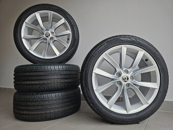 Orig. Škoda Superb 5x112 Letní 235/45/18 - 5