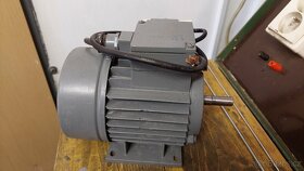 Prodám jednofázový patkový motor 350W. - 5