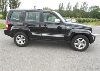 Jeep Cherokee 3,7 V6 151 kW KLIMA Bez koroze benzín - 5