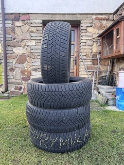 Dunlop 205/55 R17 - 5