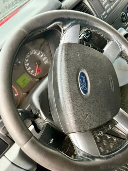 Ford Transit T300 2.2 TDCi (85 kW), 6 míst, tažné, ČR - 5
