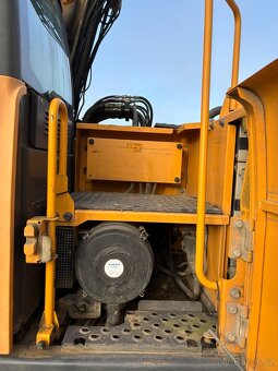 Kolový bagr VOLVO EW180C - 5