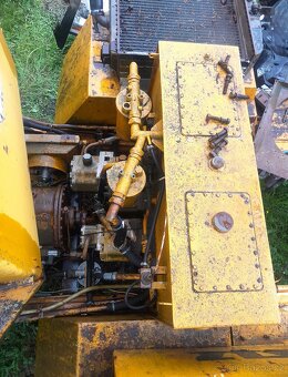 UNK 320 nakladač ZTS díly - 5