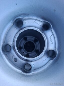 215/65/16C Michelin - 5