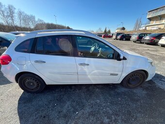 Renault clio - 5
