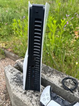 Prodám PlayStation 5 Slim s mechanikou, 1TB - top stav - 5