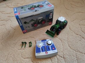 SIKU Control 6796 FEND 933 s předním nakladačem + Ovladač - 5