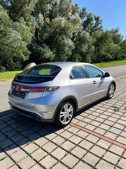 Prodám Hondu Civic 1.8 i-vtec po facelift - 5