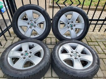 Alu kola skoda 5x112 r16 6,5j et50 pneu 205/55/16 - 5