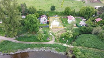 Pozemek 348 m2 ke stavbě rekreačního domku, v blízkosti řeky - 5