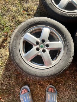 Prodám 3x pneumatiky na škoda octavia 1-letní - 5